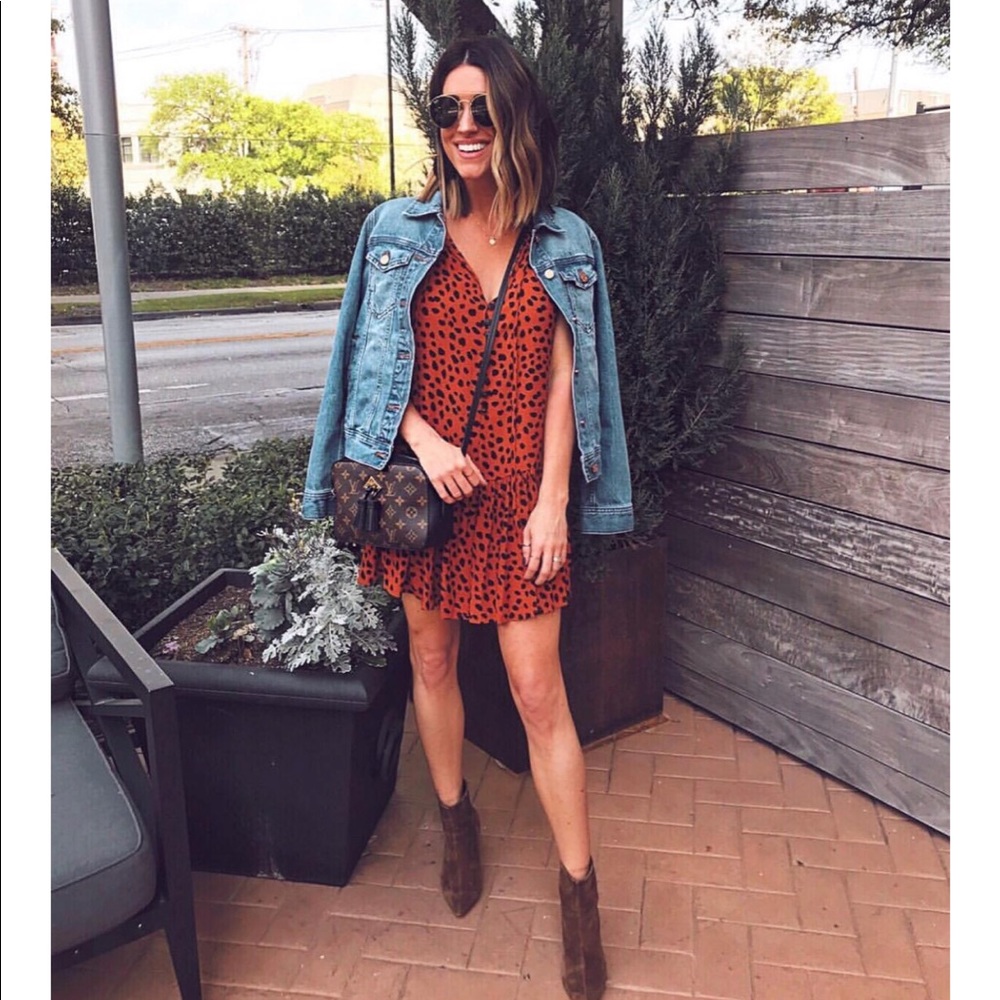 F21 rust leopard romper with pockets